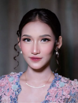 Makeup Wisuda
