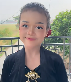 Makeup Kartini anak